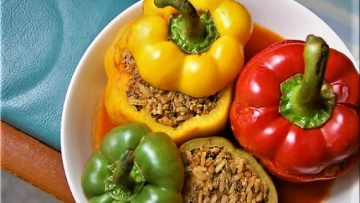 گوشت چرخ کرده، برنج، فلفل دلمه ای،سبزی دلمه ،پیاز سرخ شده